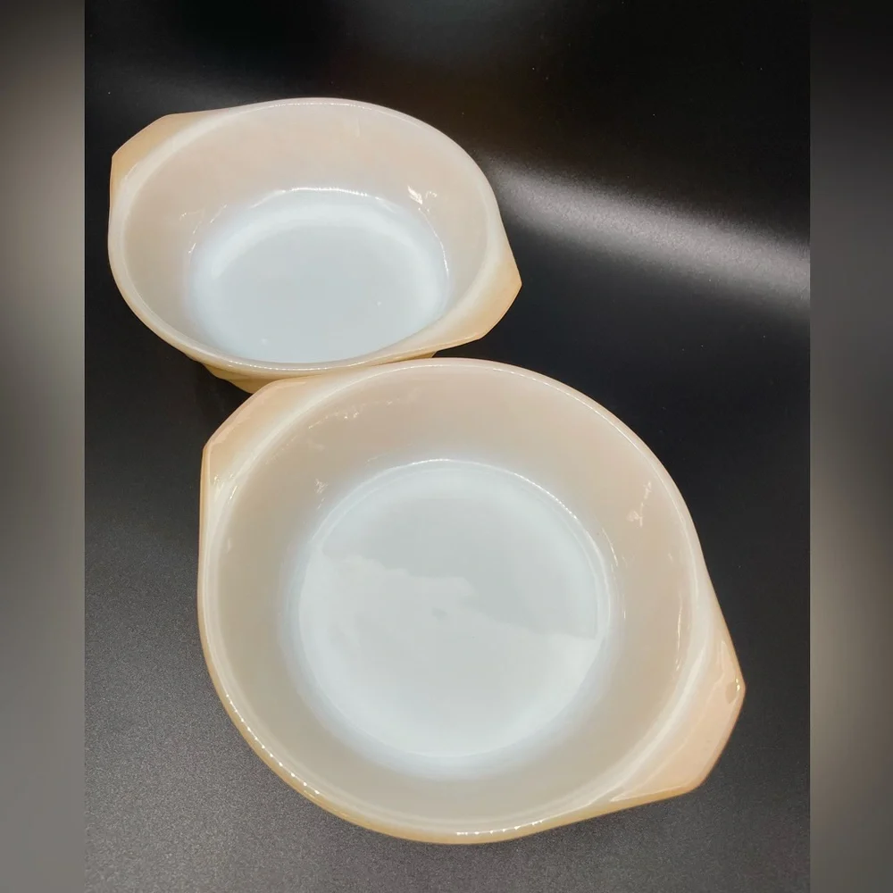 Anchor Hocking Fire King Peach Luster Bowls Set of Two Made in the USA‎ Ovenware